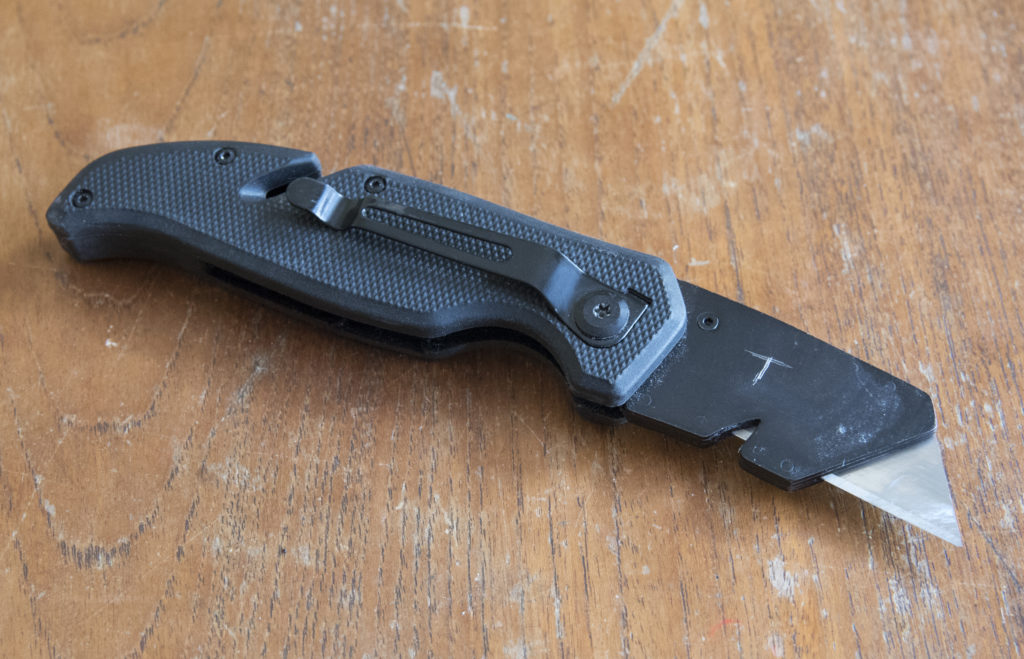 Folding razor-blade knife